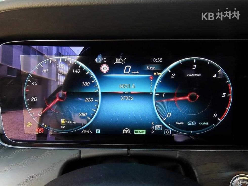 Mercedes-Benz E-Клас (W213)E220d 4MATIC AMG Line - 9