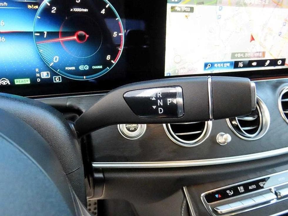 Mercedes-Benz E-Клас (W213)E220d 4MATIC AMG Line - 11