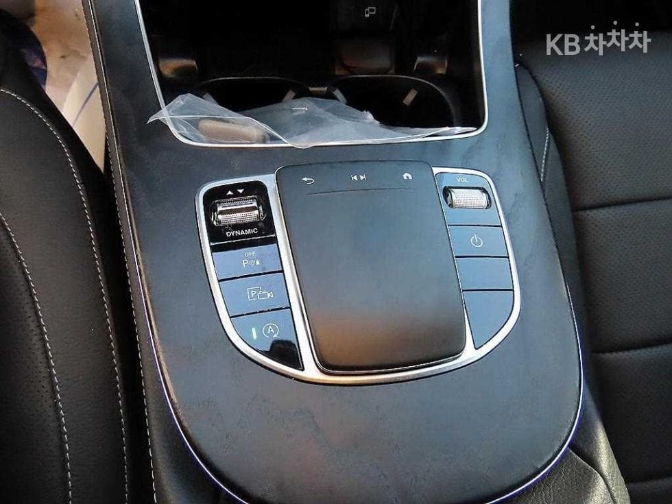 Mercedes-Benz E-Клас (W213)E220d 4MATIC AMG Line - 13