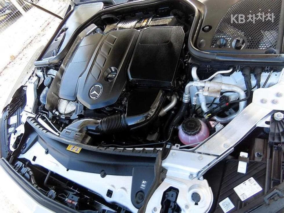 Mercedes-Benz E-Клас (W213)E220d 4MATIC AMG Line - 19