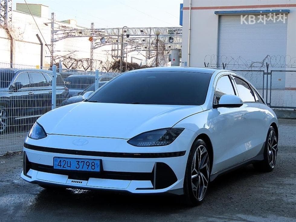 Hyundai IONIQ 6(CE) Long Range Prestige - Image 1