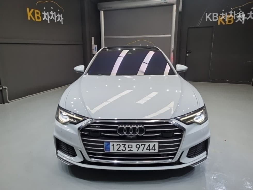 Ауди A6(C8)45 TFSI Quattro Premium