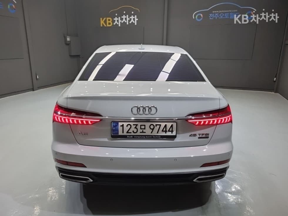 Ауди A6(C8)45 TFSI Quattro Premium - 3