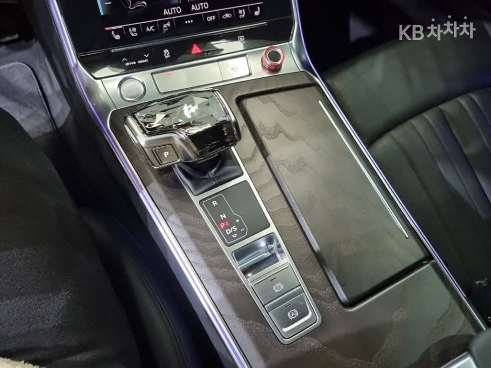 Ауди A6(C8)45 TFSI Quattro Premium - 12