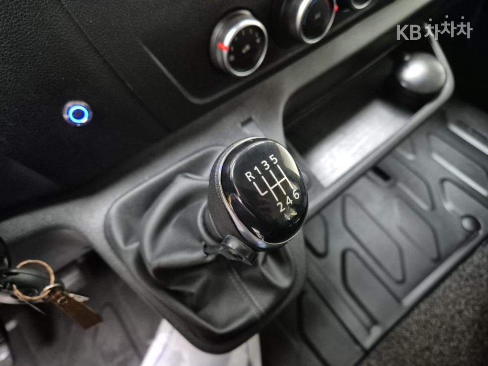 Renault Korea New 마스터 버스15-seater Standard - 7