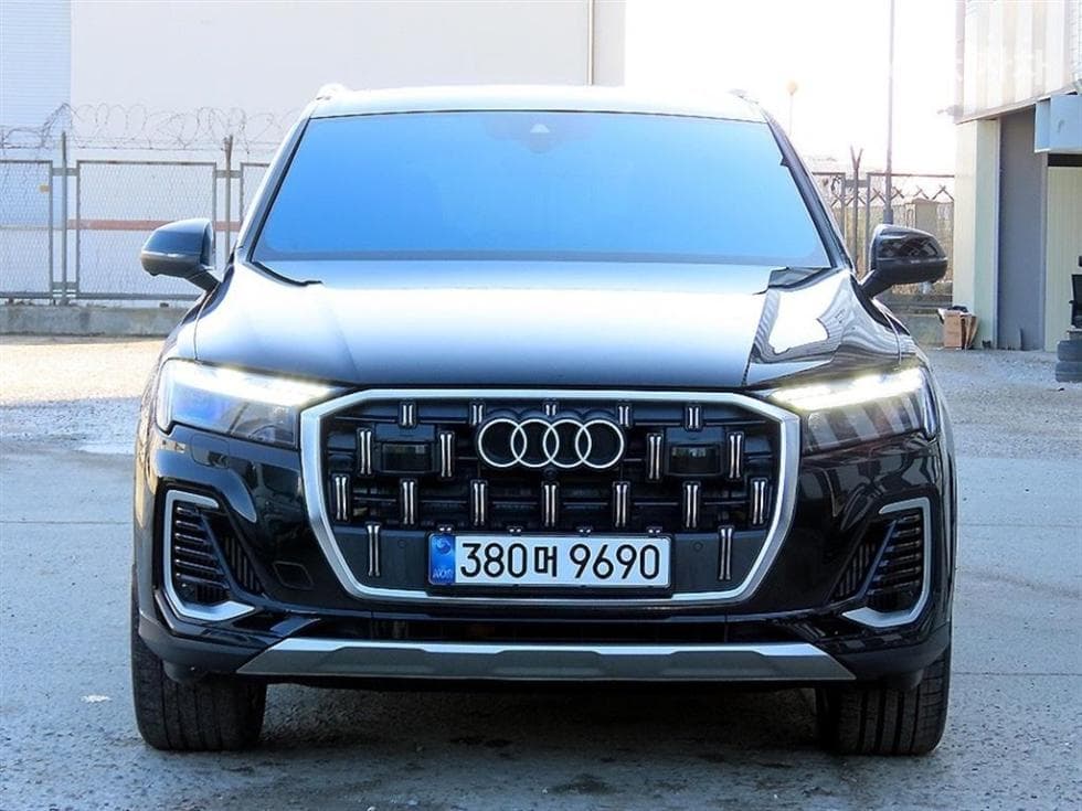 Audi New Q73.0 55 TFSI Quattro Standard