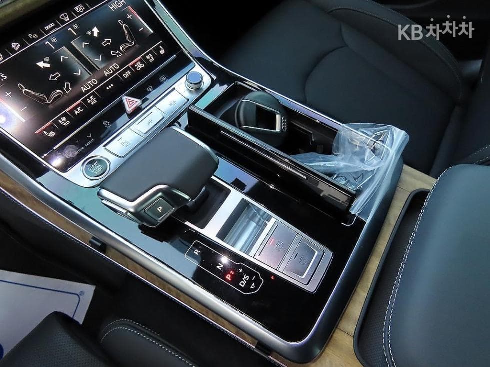 Audi New Q73.0 55 TFSI Quattro Standard - 10