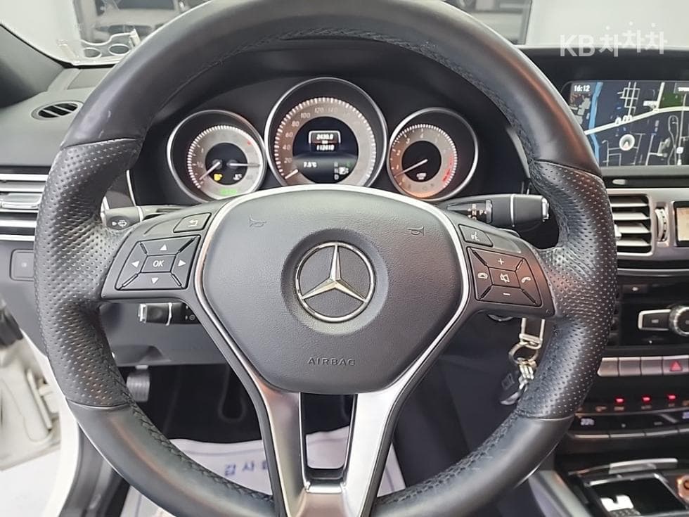 Mercedes-Benz New E-ClassE300 4매틱 Avantgarde W212 - 9