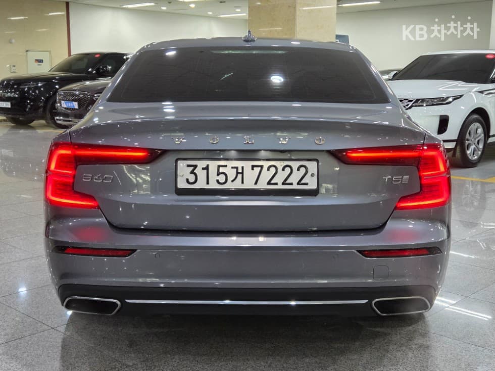 Volvo S60 3-토 поколение2.0 T5 Inscription - 4