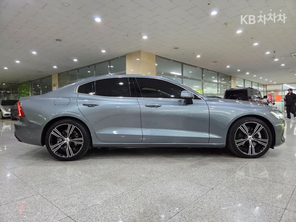 Volvo S60 3-토 поколение2.0 T5 Inscription - 5