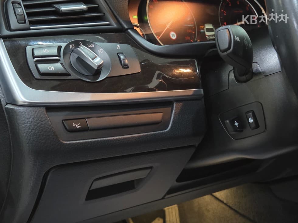 BMW Нов5 Серия528i M Air로 Динамичен F10 - 14