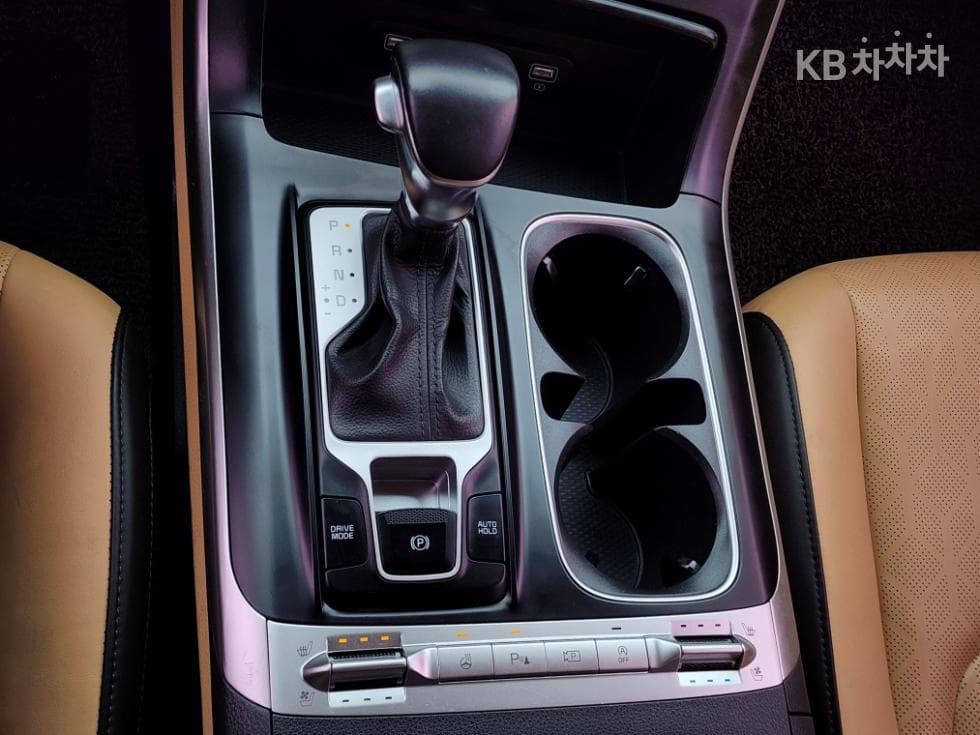 Kia Carnival 4th generationD2.2 9-seater Prestige - 10