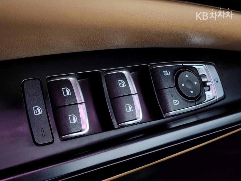 Kia Carnival 4th generationD2.2 9-seater Prestige - 15