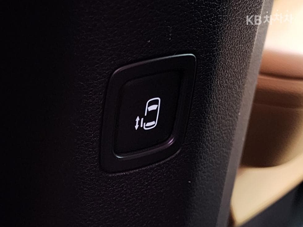 Kia Carnival 4th generationD2.2 9-seater Prestige - 17