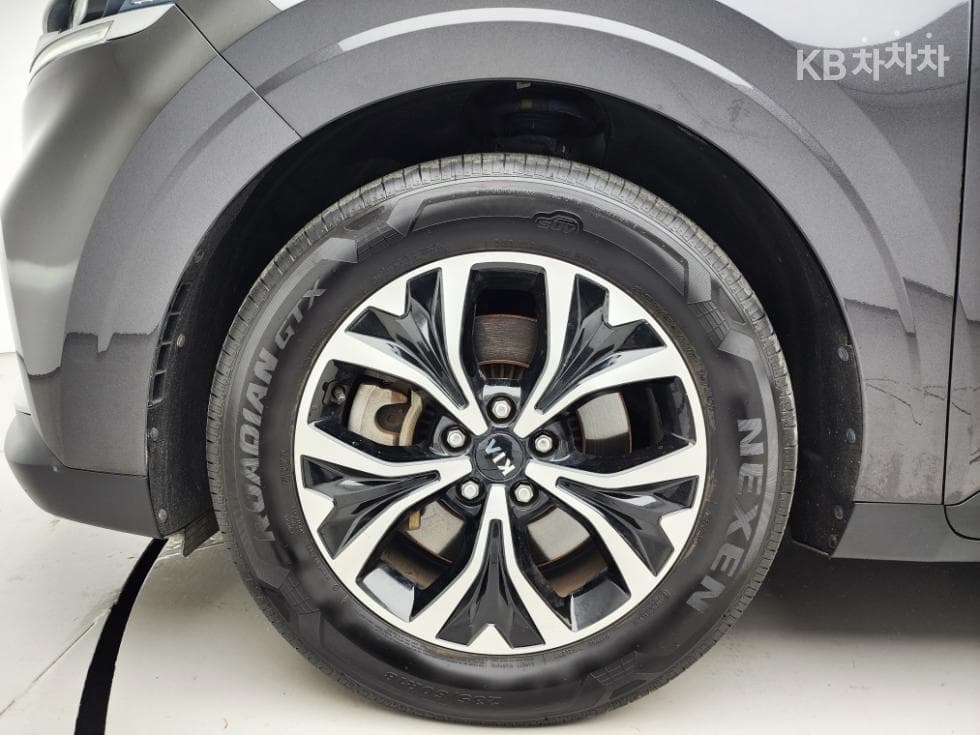 Kia Carnival 4th generationD2.2 9-seater Prestige - 24