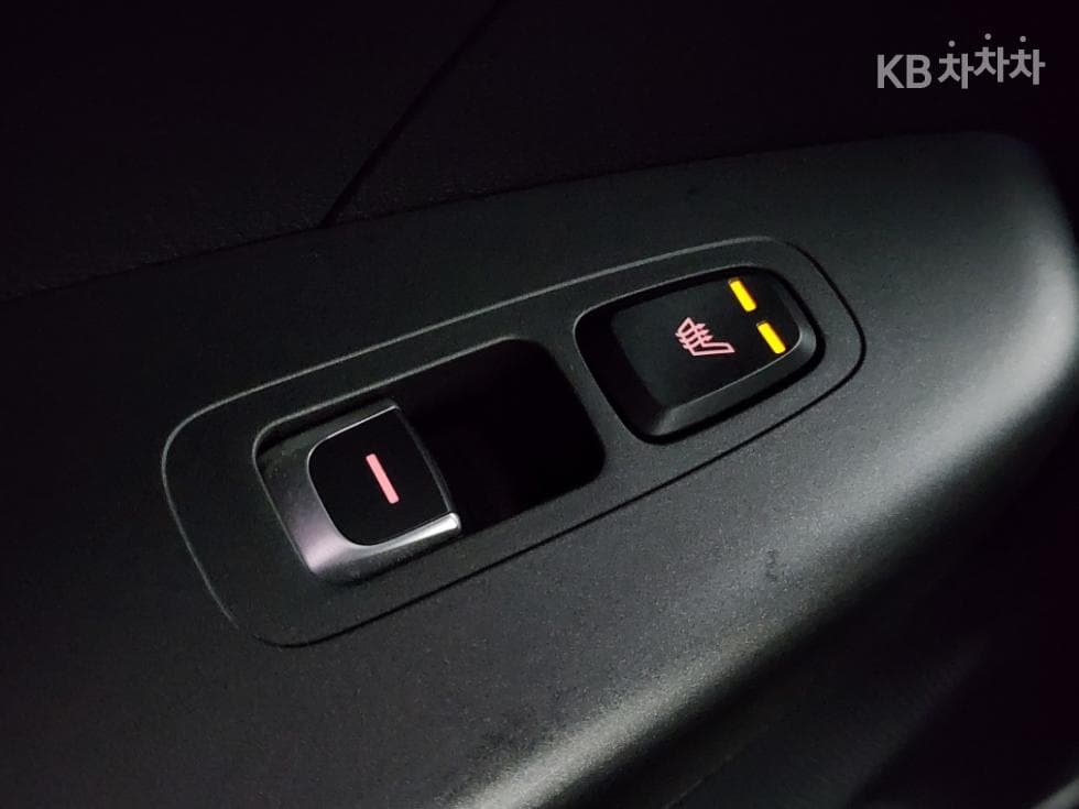 Kia Sportage 더 볼드2.0 Diesel 2WD Prestige - 11