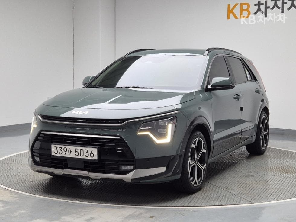 Kia The All New Niro 1.6 HEV Signature - Image 1