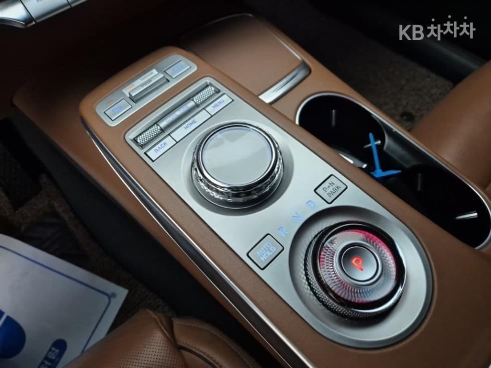 Дженезис GV70Бензин 2.5T AWD - 8