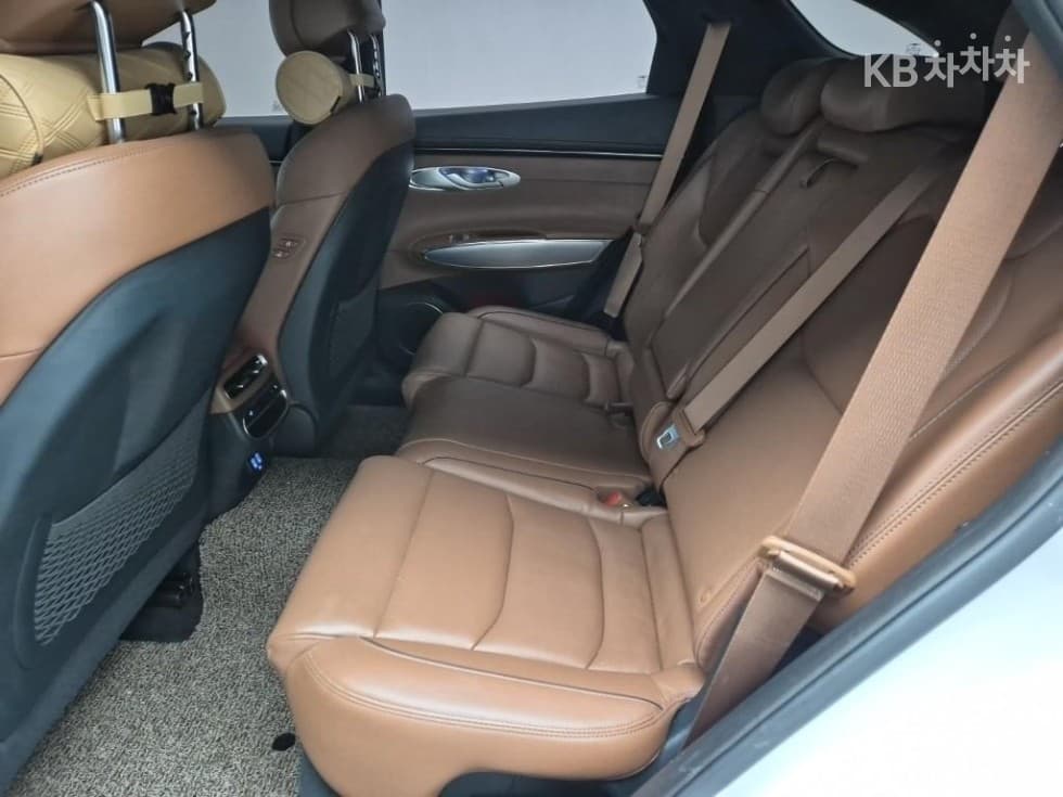 Дженезис GV70Бензин 2.5T AWD - 12