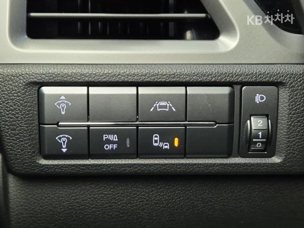 KG Mobility 뷰티플 코란도1.6 Diesel 2WD 판타스틱 - 17