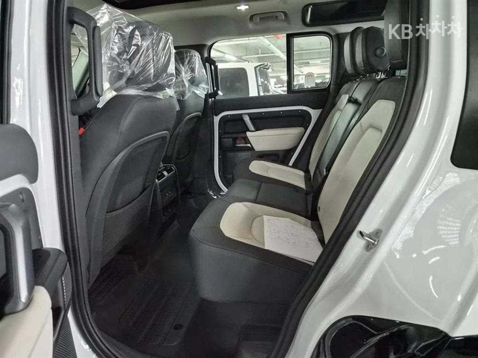 Land Rover 디펜더(L663)110 P300 X-DYN SE - 7