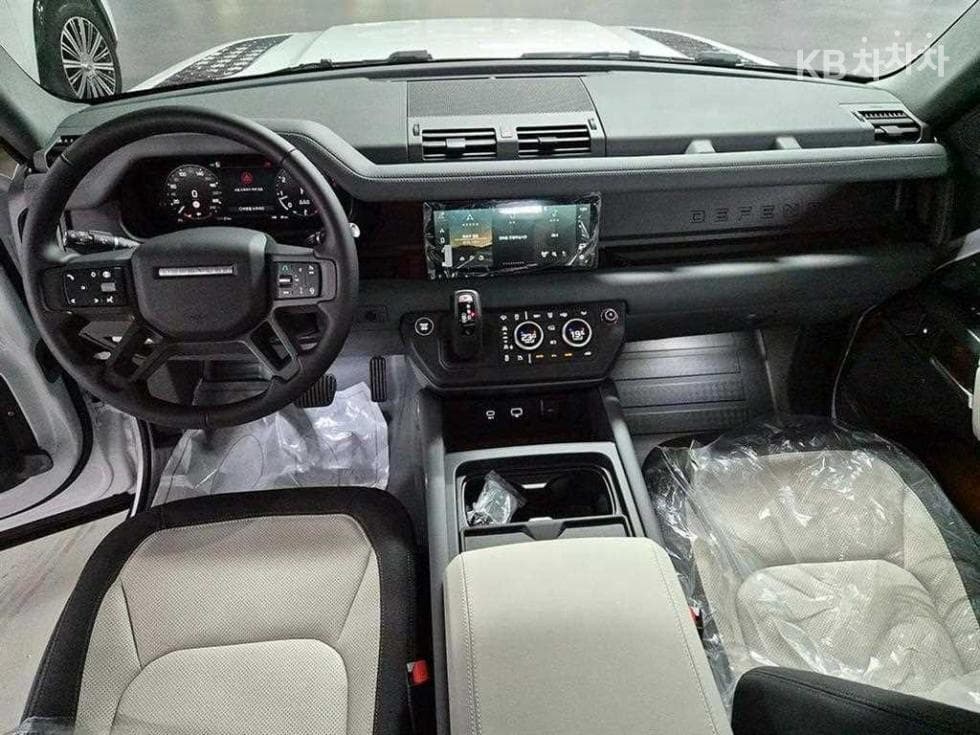 Land Rover 디펜더(L663)110 P300 X-DYN SE - 8