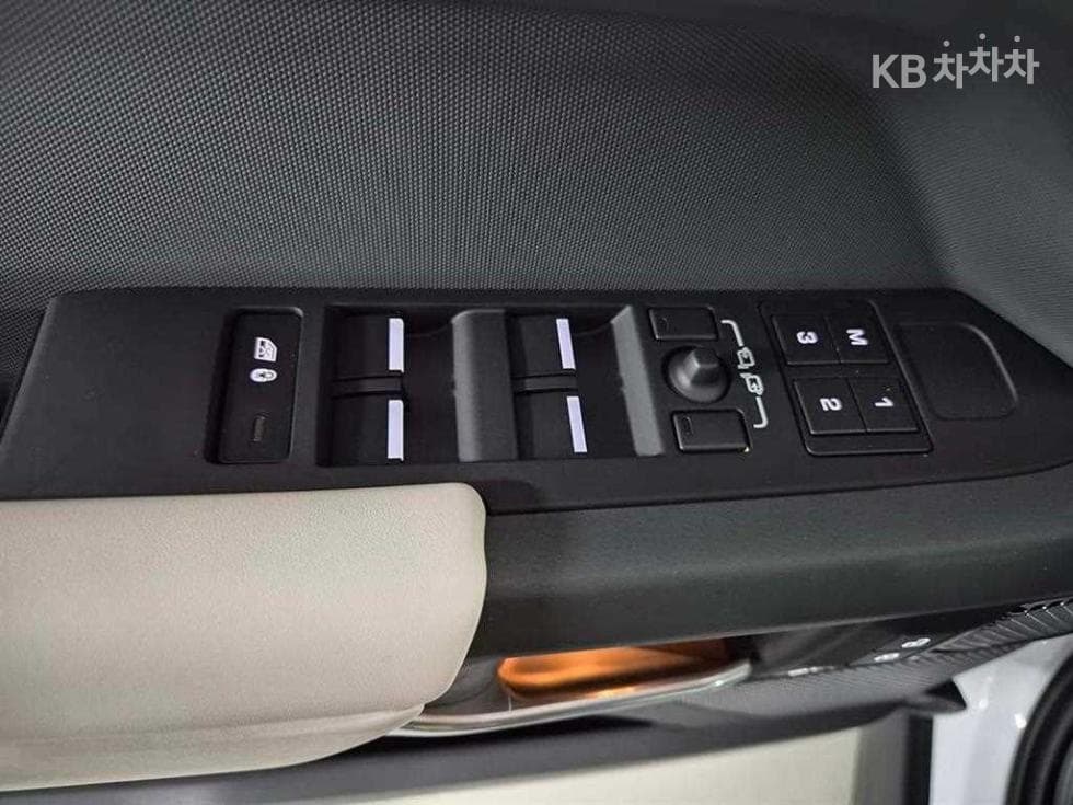 Land Rover 디펜더(L663)110 P300 X-DYN SE - 11