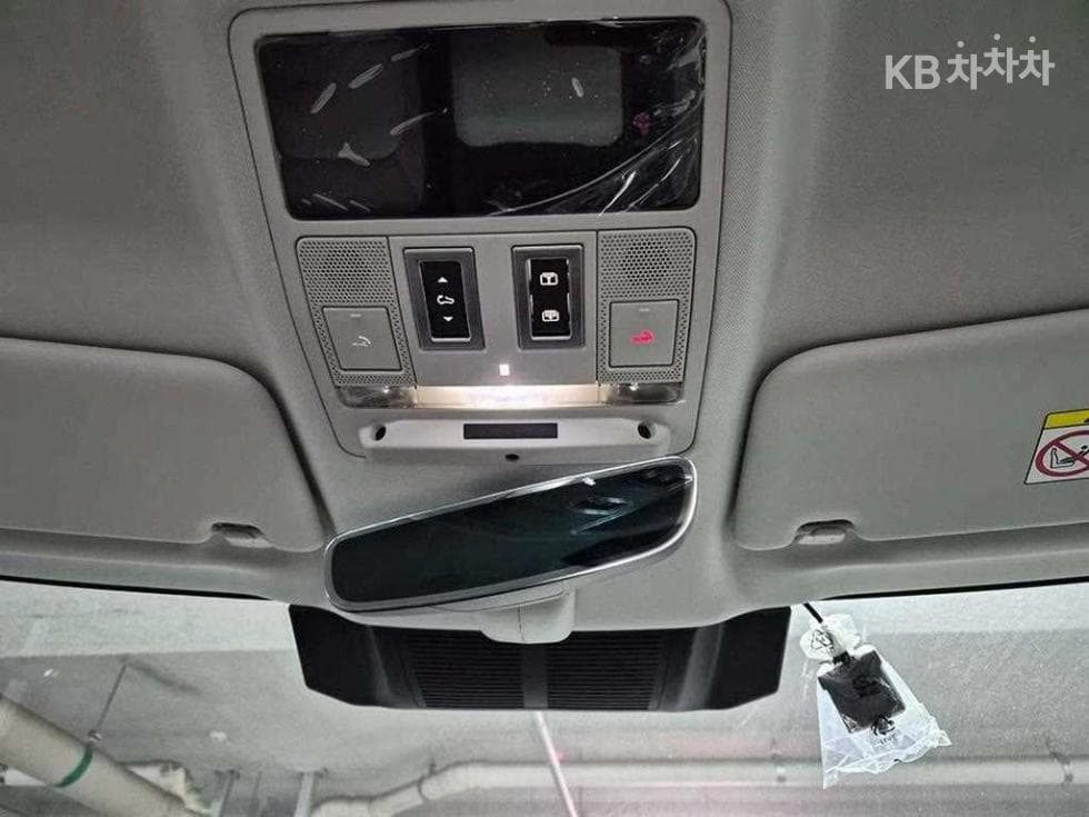Land Rover 디펜더(L663)110 P300 X-DYN SE - 17