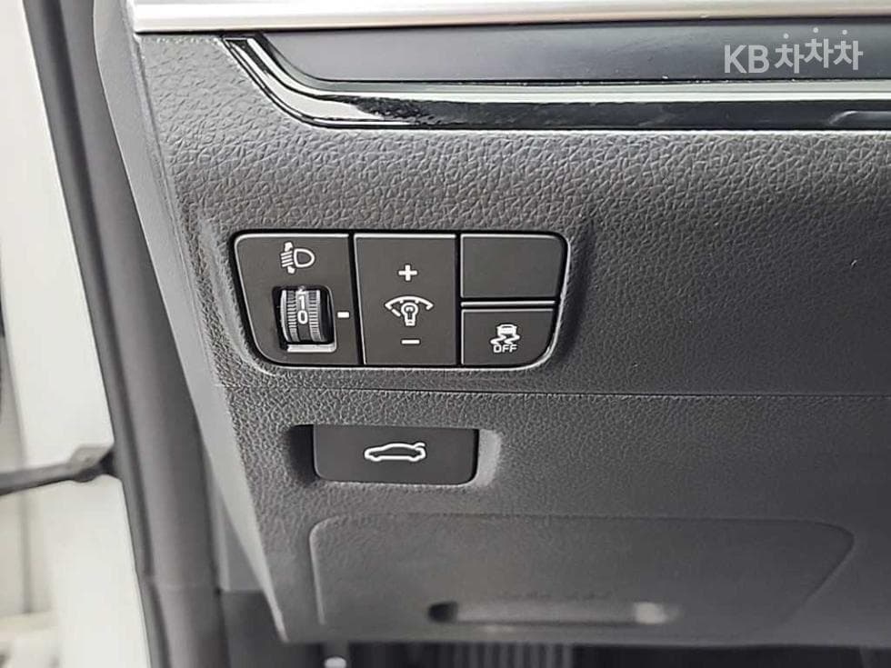 Киа The New (фейслифт) K5 3-토 поколение2.0 Бензин Престиж - 17