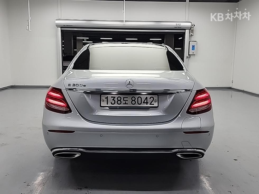 Mercedes-Benz E-Клас (W213)E300e Exclusive - 3