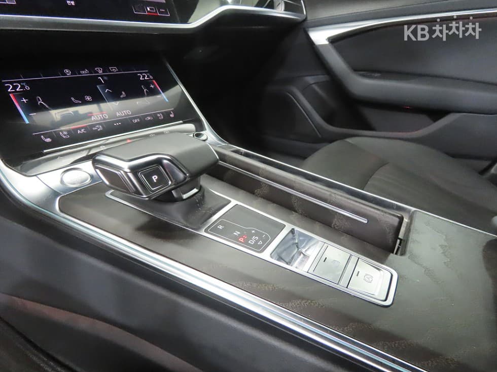 Ауди A6(C8)45 TFSI Premium - 11