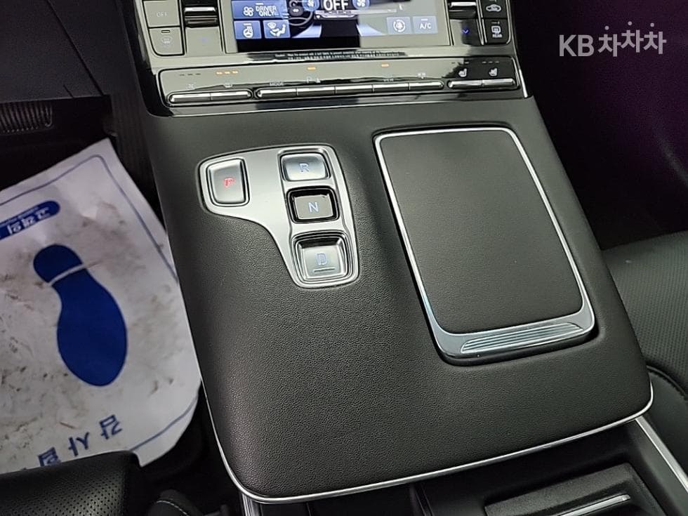 Хюндай The New (фейслифт) Grandeur (Azera) Хибрид2.4 Exclusive - 8