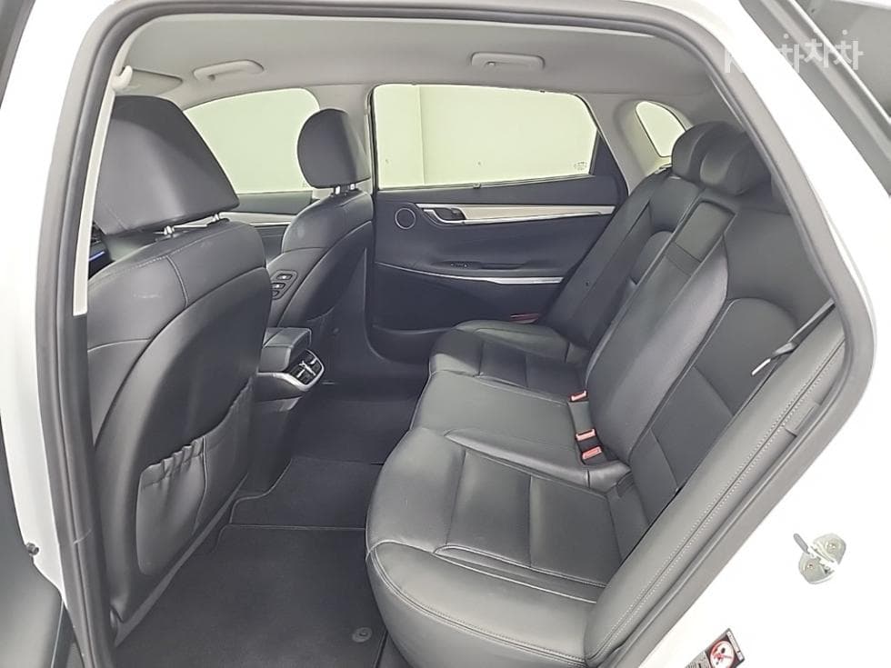 Хюндай The New (фейслифт) Grandeur (Azera) Хибрид2.4 Exclusive - 12