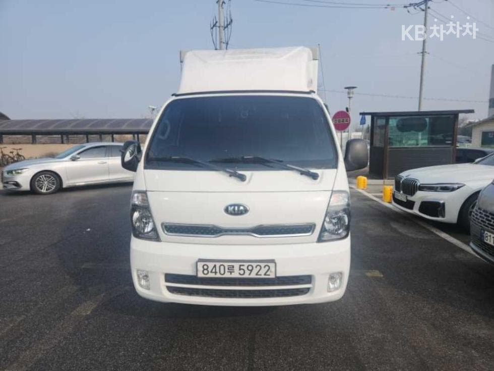 Киа Бонго 3 (лек) 1 тон Box Truck Королевска кабина 하이Товарна надстройка - Image 1