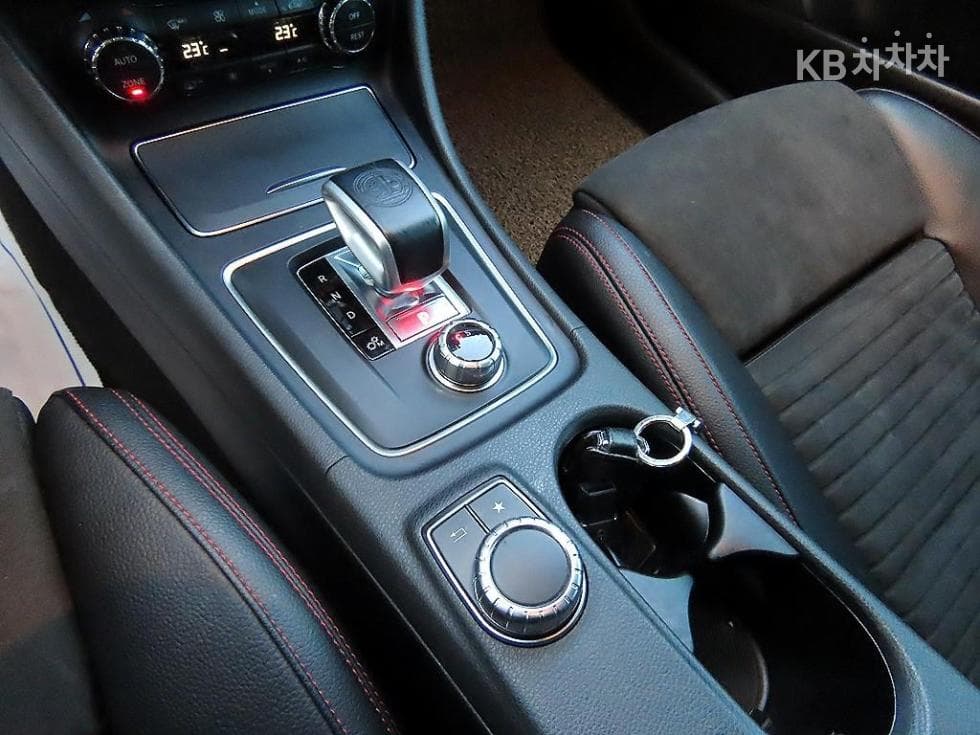 Mercedes-Benz GLA X156GLA45 AMG 4매틱 - 10