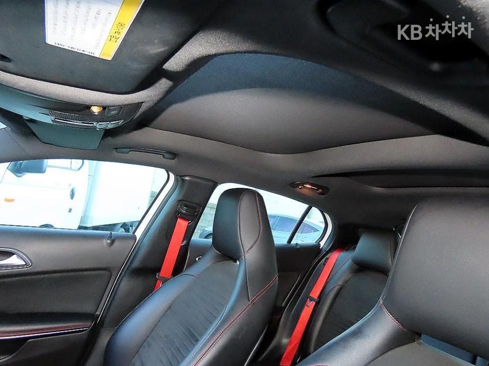 Mercedes-Benz GLA X156GLA45 AMG 4매틱 - 16