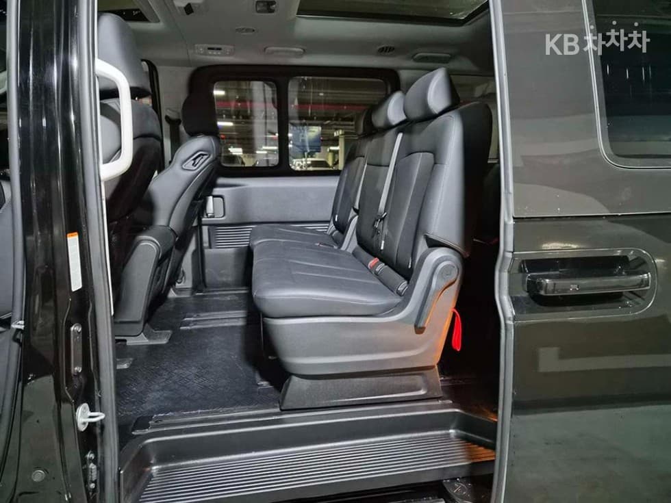 Hyundai Staria2.2 Tourer 9 AWD Modern - 12