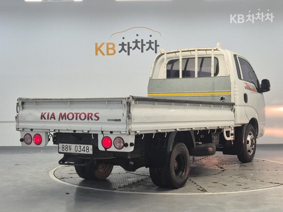 Киа Бонго 3 (лек)1.2Тон Удължено междуосие Королевска кабина CRDi Престиж - 3