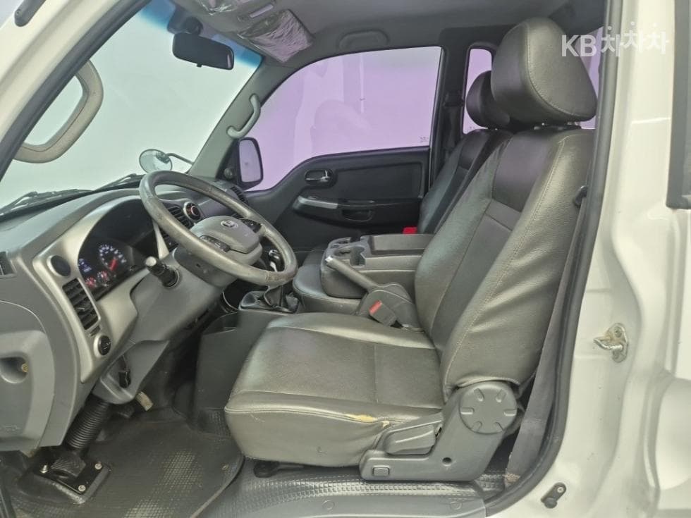 Киа Бонго 3 (лек)1.2Тон Удължено междуосие Королевска кабина CRDi Престиж - 11