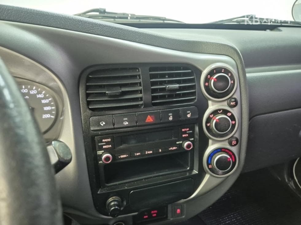 Киа Бонго 3 (лек)1.2Тон Удължено междуосие Королевска кабина CRDi Престиж - 13