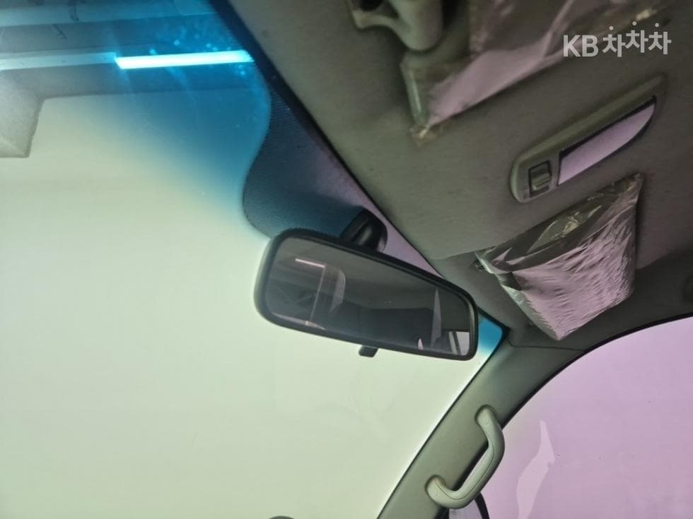 Киа Бонго 3 (лек)1.2Тон Удължено междуосие Королевска кабина CRDi Престиж - 14