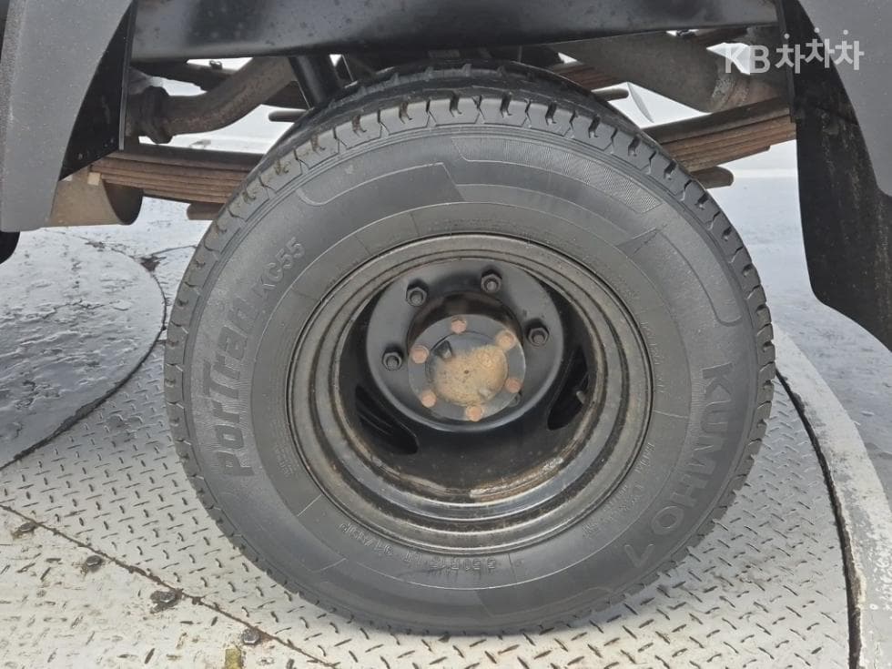 Киа Бонго 3 (лек)1.2Тон Удължено междуосие Королевска кабина CRDi Престиж - 18