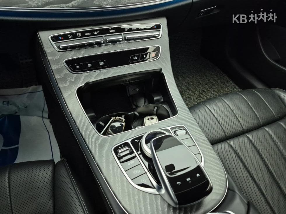 Mercedes-Benz E-Клас (W213)E450 4MATIC Carbriolet Стандартен - 10