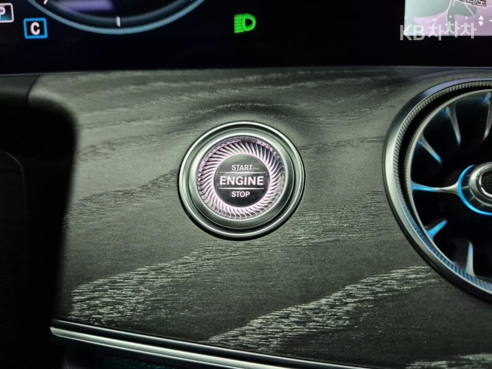 Mercedes-Benz E-Клас (W213)E450 4MATIC Carbriolet Стандартен - 17