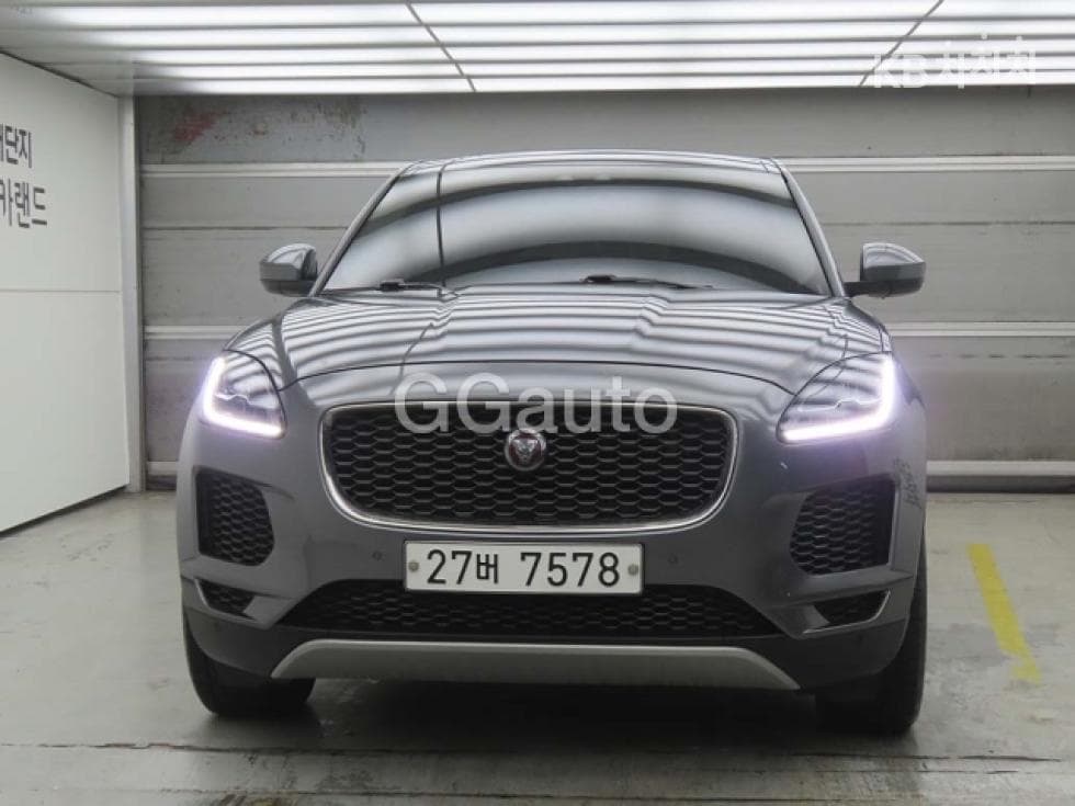 Jaguar E-PACEP250 SE - 2