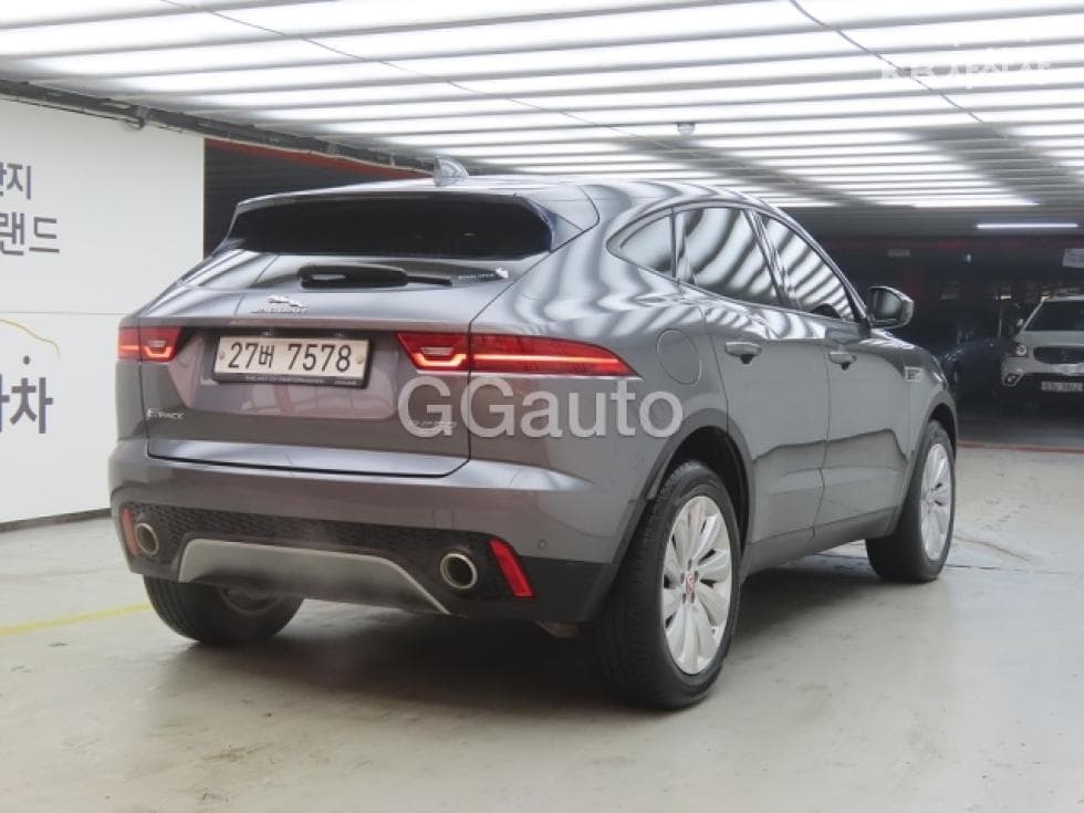 Jaguar E-PACEP250 SE - 4