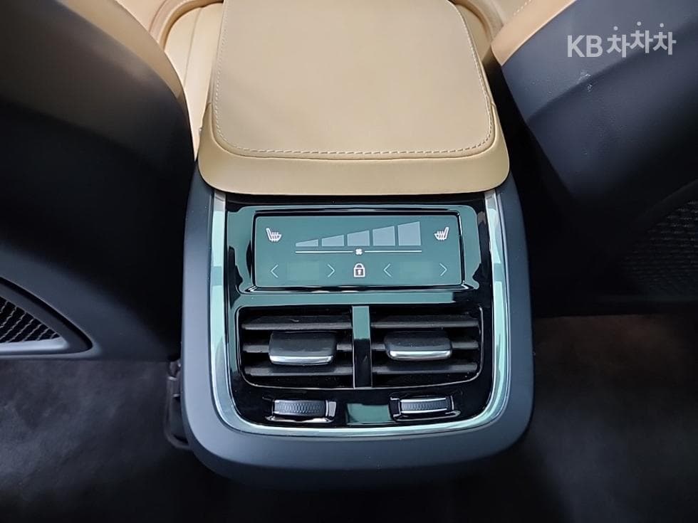 Volvo All New XC90B6 Ultimate Bright - 13
