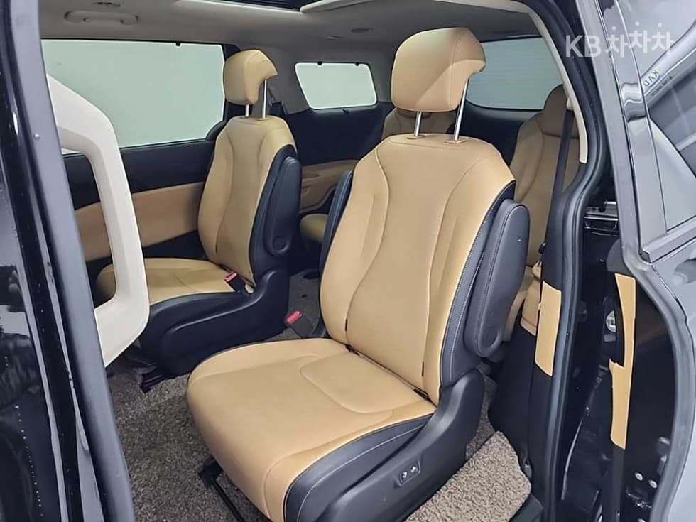 Kia Carnival 4th generationD2.2 9-seater Noblesse - 12