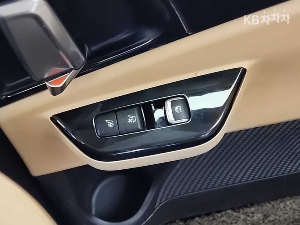 Kia Carnival 4th generationD2.2 9-seater Noblesse - 14