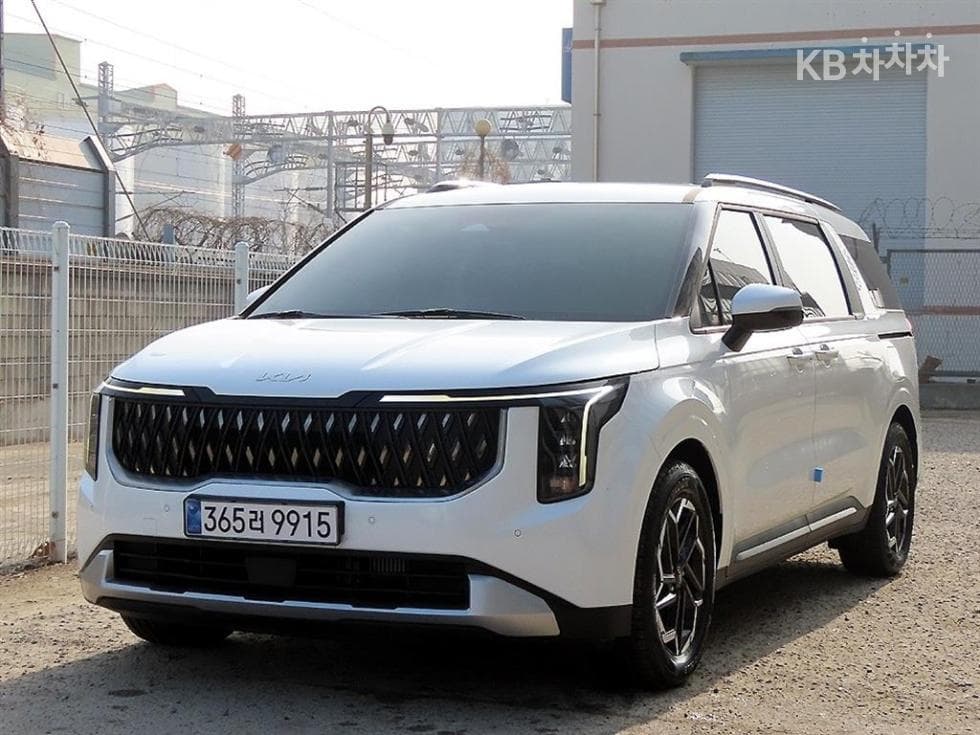 Киа The New (фейслифт) Канивал 4-то поколение D2.2 9-местен Престиж - Image 1